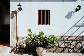 Live Guest House