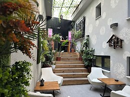 Black Art Otel