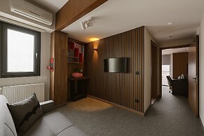 Black Art Otel