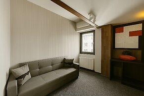 Black Art Otel