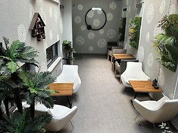 Black Art Otel
