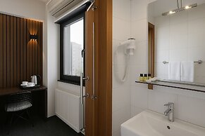 Black Art Otel