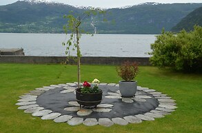 Innvik Fjordhotel - Misjonheimen