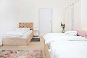 Flowers Premium Apartments & Rooms