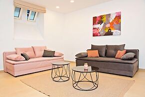 Flowers Premium Apartments & Rooms