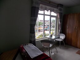 Rose Hotel