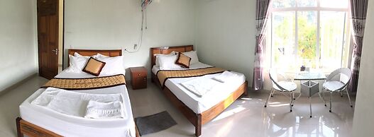 Rose Hotel