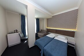Voyage Hotel