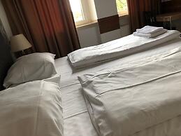 Hotel Moji