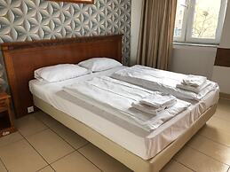 Hotel Moji