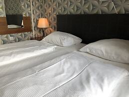 Hotel Moji