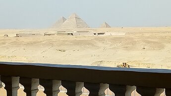 Pyramids View Apartments & Rooftop