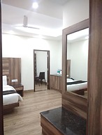 Hotel Seven Oaks