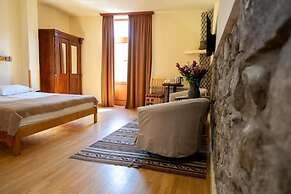 Hotel Mirhav
