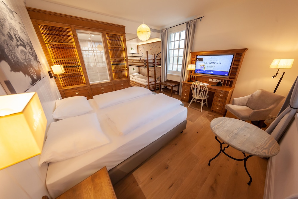 Europa-Park Erlebnis-Resort, Hotel Krønasår