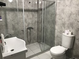 Beyzen Suit Apart