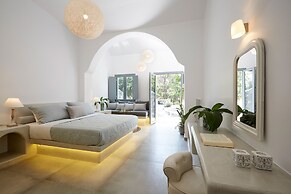 Amara Suites Santorini
