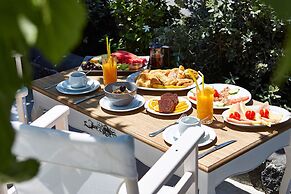 Amara Suites Santorini