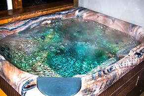 WOW Luxury Suites - Halifax Downtown