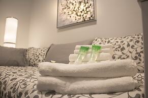 WOW Luxury Suites - Halifax Downtown
