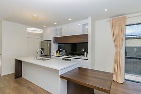 Hero Holiday House L12