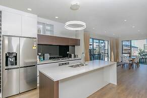 Hero Holiday House L12