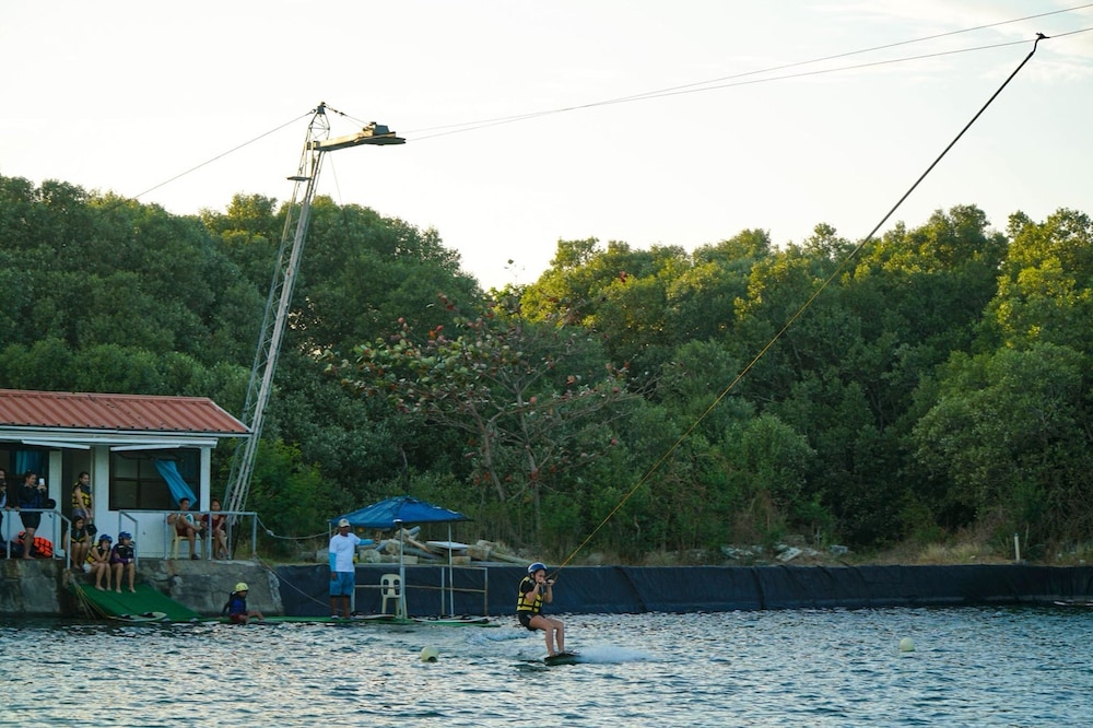 Lago de Oro Hotel & Wakepark