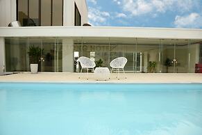 New Era Hotel & Spa