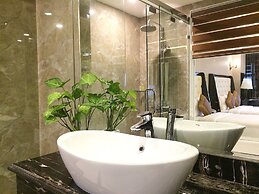New Era Hotel & Spa