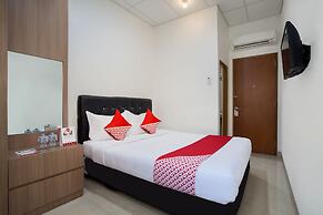 Hotel O Sarkawi Residence