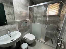 Es Apartments