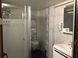 Bolat Hotel