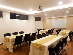 Premium Suites Deluxe Aparthotel Equipetrol