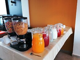 Premium Suites Deluxe Aparthotel Equipetrol
