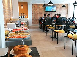Premium Suites Deluxe Aparthotel Equipetrol
