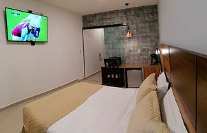 Premium Suites Deluxe Aparthotel Equipetrol