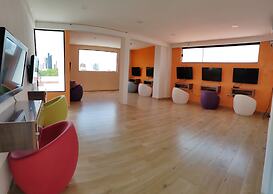 Premium Suites Deluxe Aparthotel Equipetrol
