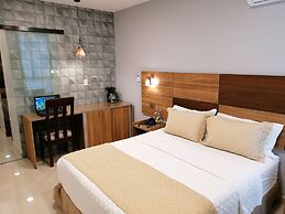 Premium Suites Deluxe Aparthotel Equipetrol
