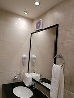 Premium Suites Deluxe Aparthotel Equipetrol