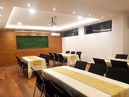 Premium Suites Deluxe Aparthotel Equipetrol