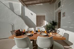 Globe Suites