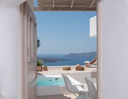 Globe Suites