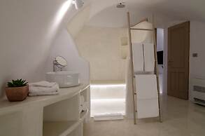 Globe Suites