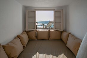 Globe Suites