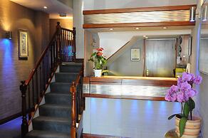 The Dolphin Hotel