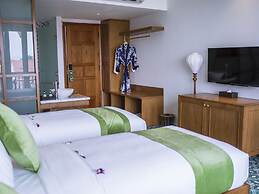 Vinh Hung Old Town Hotel