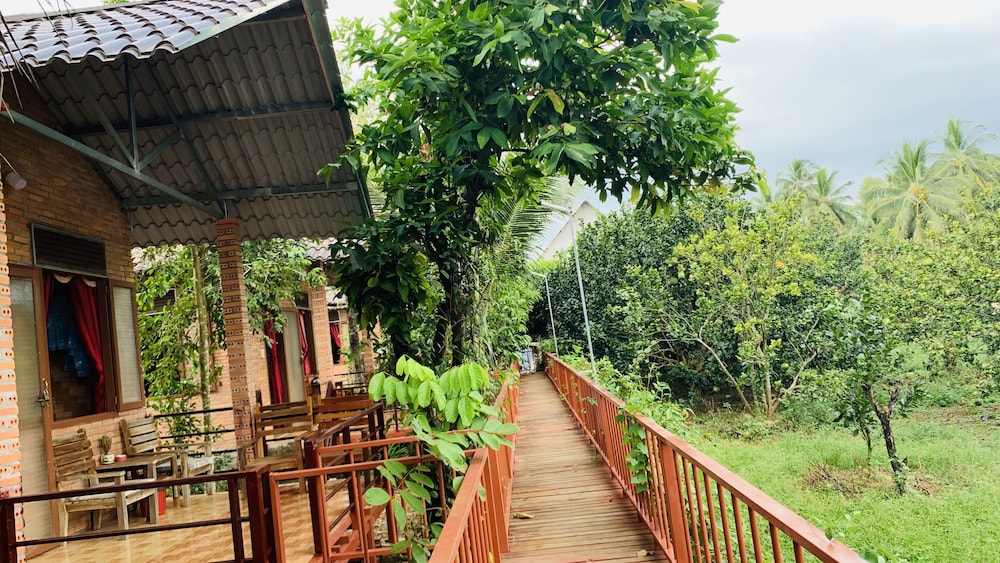 Gibbon Singing Homestay