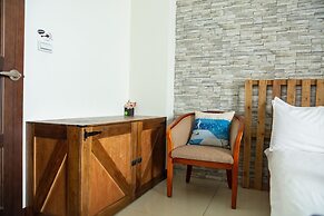 K&B Happy Hostel
