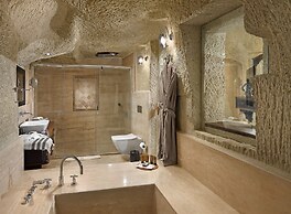 Seraphim Cave Suites & Spa