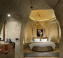 Seraphim Cave Suites & Spa